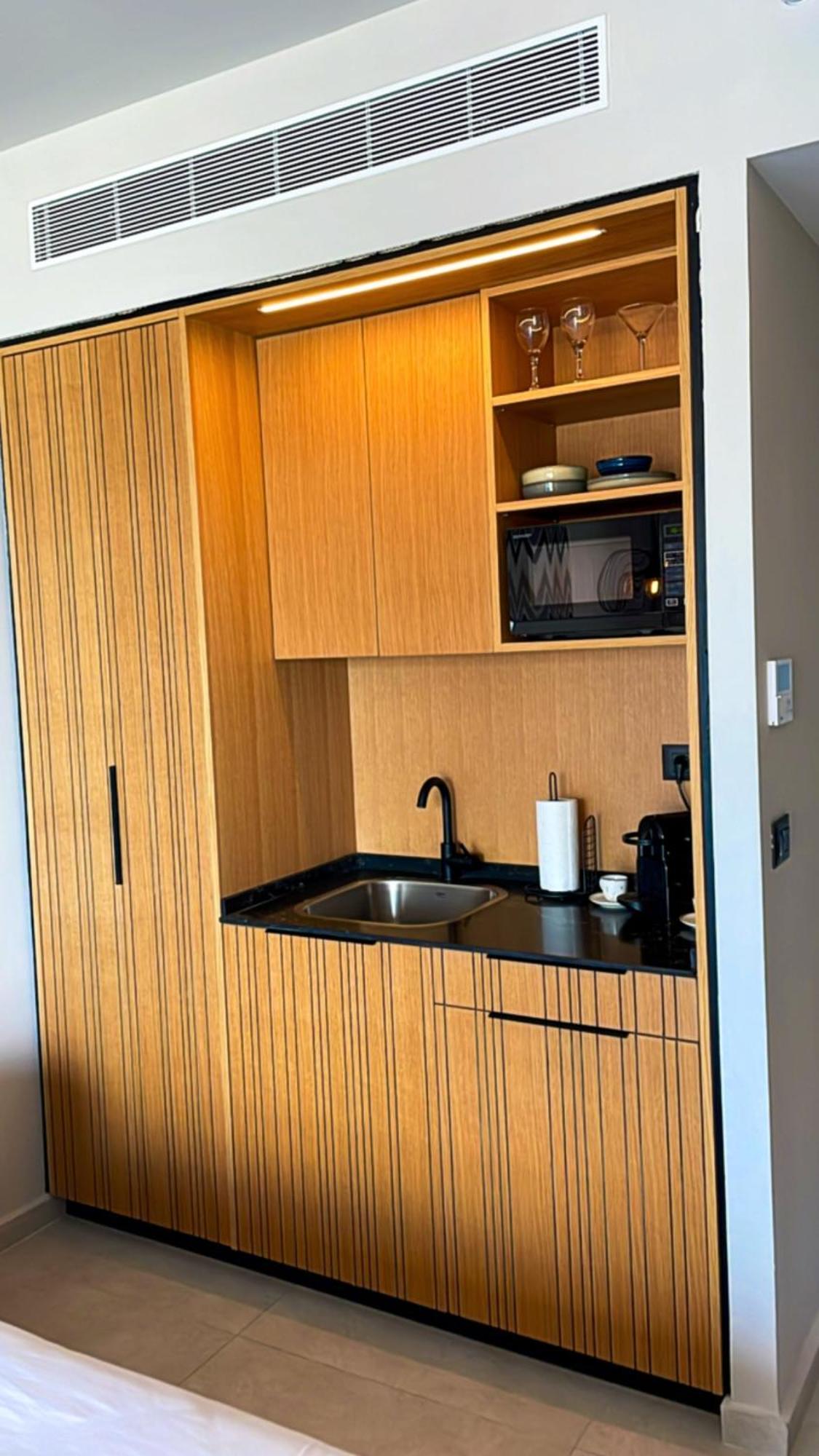 Suite On The Beach 하이파 외부 사진