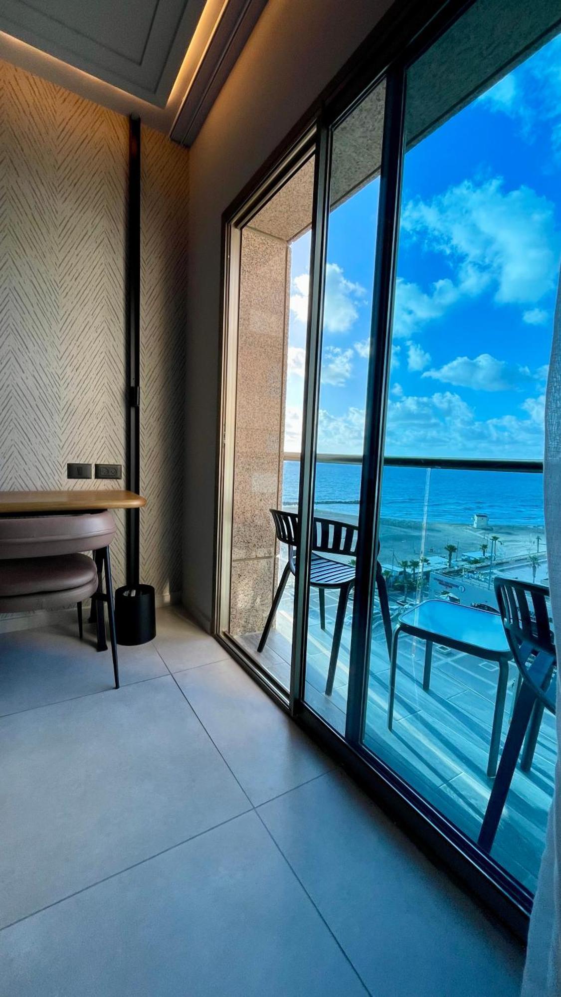 Suite On The Beach 하이파 외부 사진