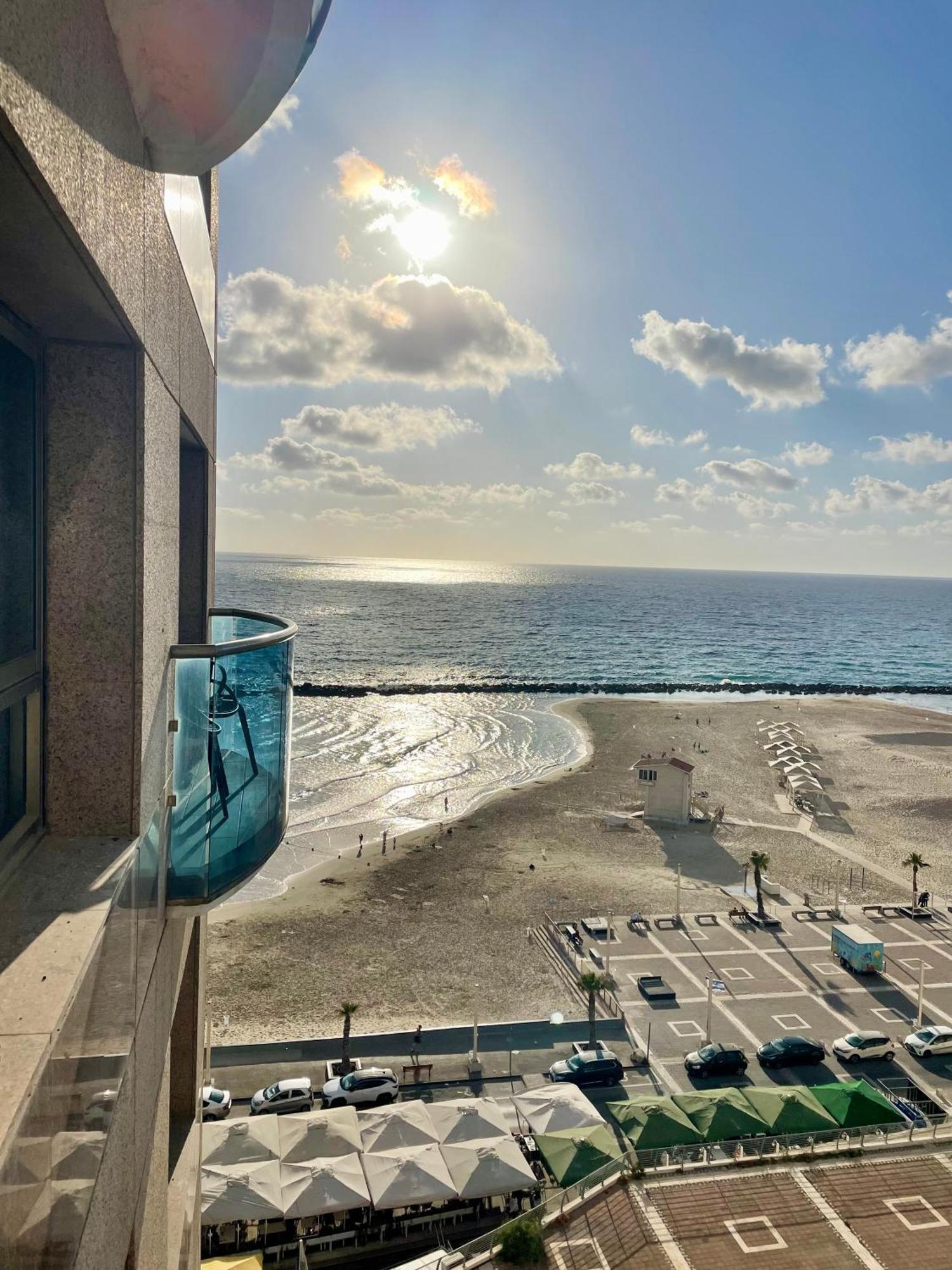 Suite On The Beach 하이파 외부 사진